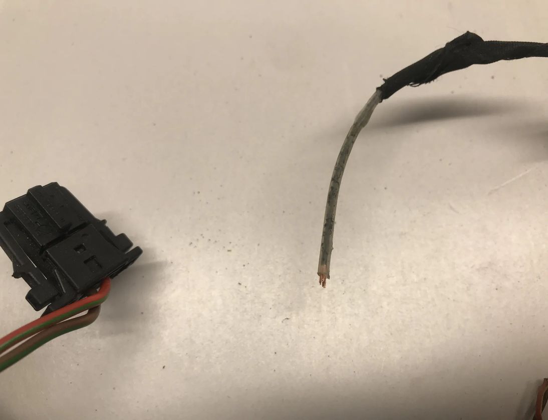 AUDI A4 B9/8W (2015-2024) Front Right Door Cables 8w0971030an 13956993