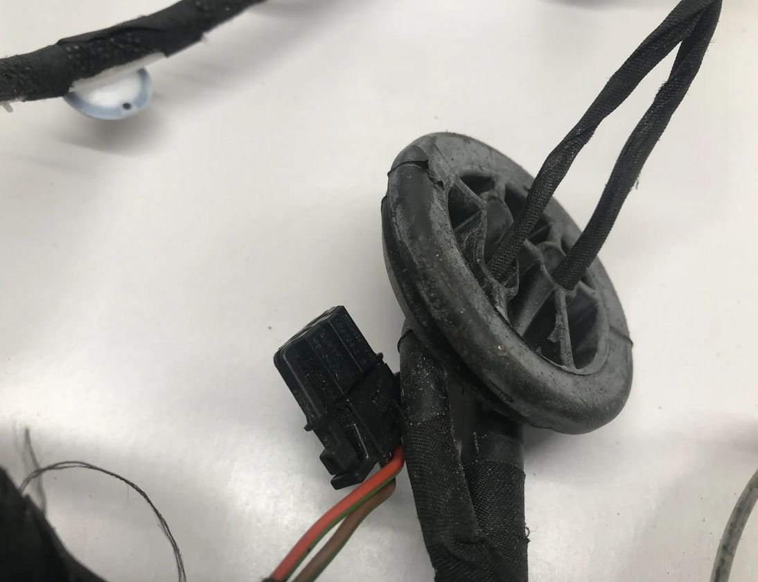 AUDI A4 B9/8W (2015-2024) Front Right Door Cables 8w0971030an 13956993