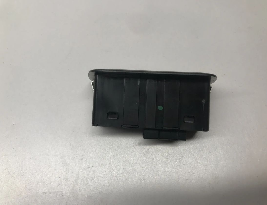 BMW 5 Series F10/F11 (2009-2017) Кнопка открывания задней крышки 9275121,61319275121 14628821