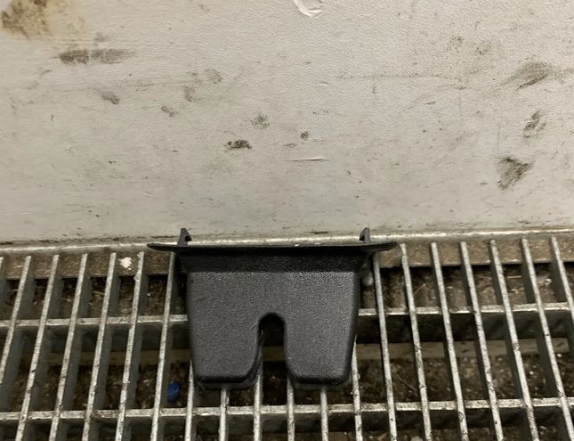 CHEVROLET Camaro 6 generation (2015-2024) Trunk Lock Trim 13509528 14702829