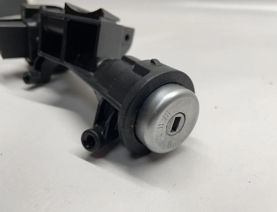 FORD Fusion 1 generation (2002-2012) Ignition Lock DG9C-3F642 17810681