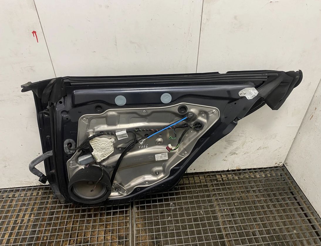 MERCEDES-BENZ CLS-Class C218/X218 (2011-2017) Rear Right Door A2187320410,A2128201202,A2188900867,A2185406405,A2047601634,A2189001301,A2187300279,A2128200076,A2180023099 21478356