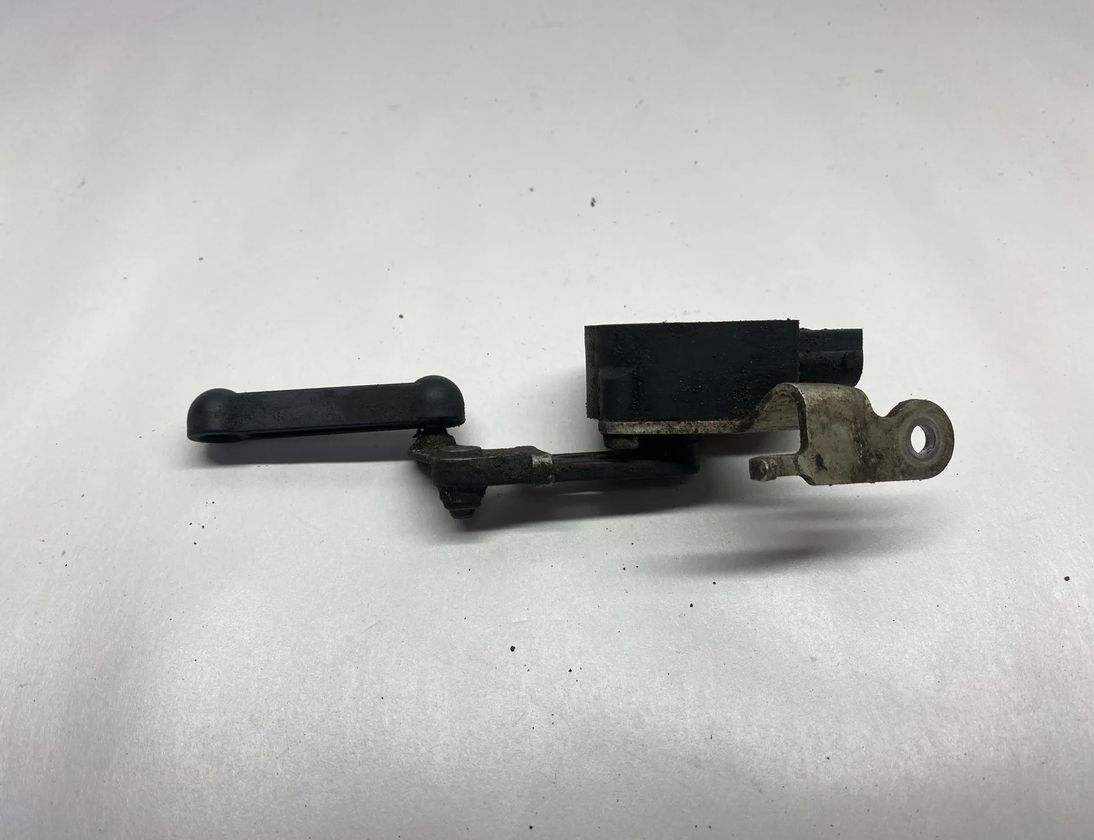 BMW 6 Series F06/F12/F13 (2010-2018) Front Right Level Sensor 6784072,37146784072 22573327