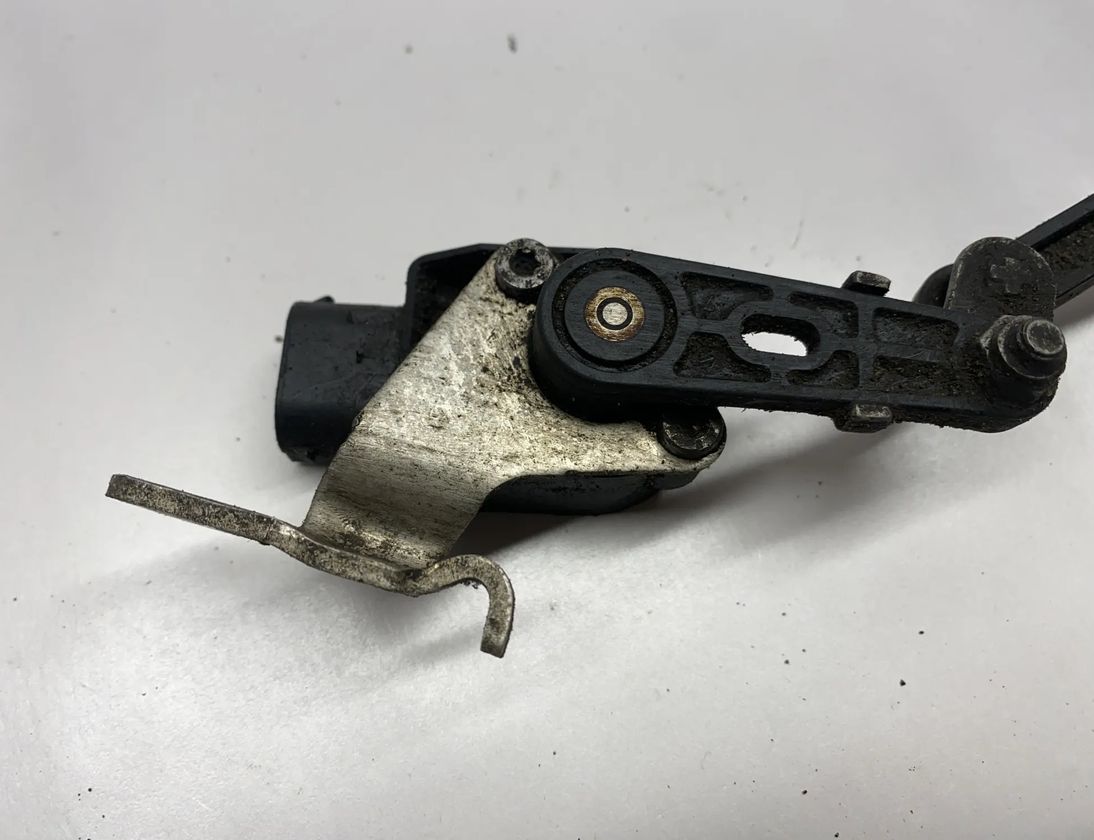 BMW 6 Series F06/F12/F13 (2010-2018) Front Right Level Sensor 6784072,37146784072 22573327