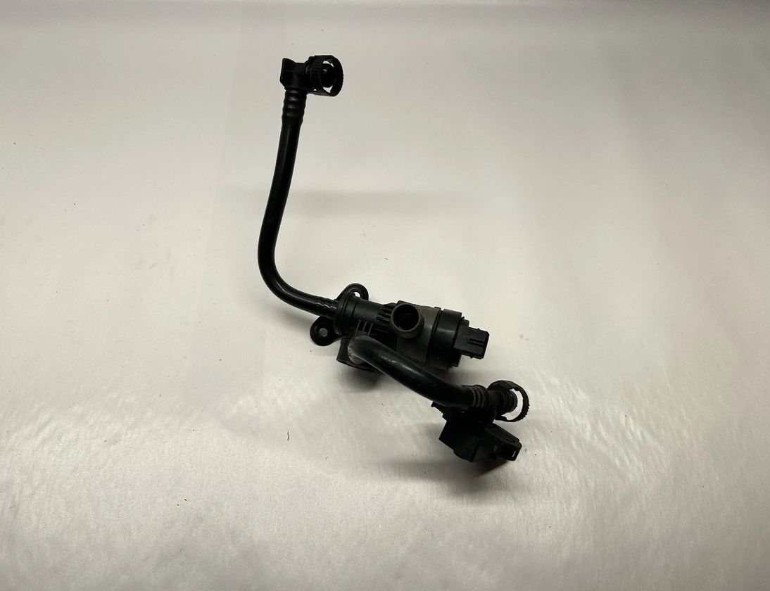 BMW 5 Series F10/F11 (2009-2017) Vacuum Valve 7636155 22574269