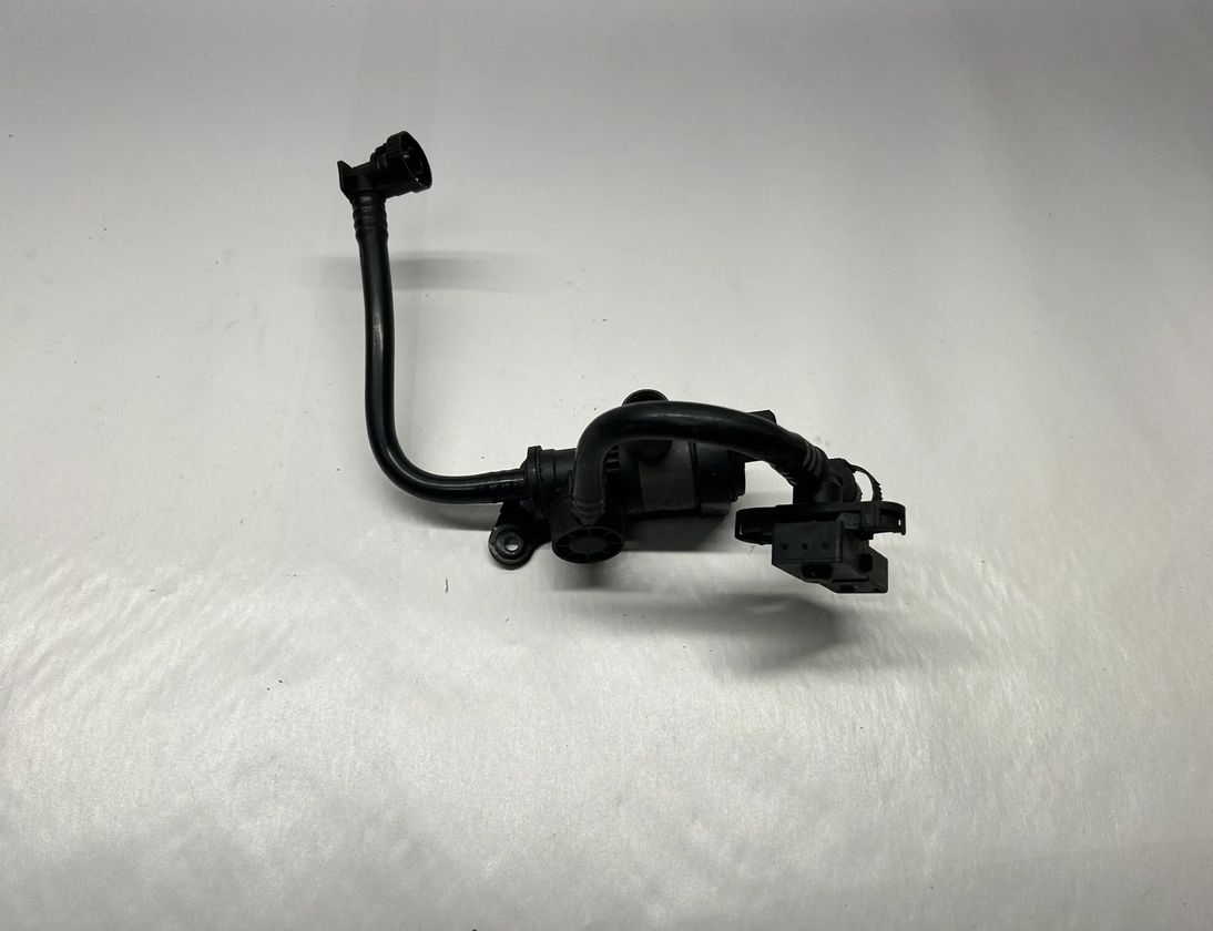 BMW 5 Series F10/F11 (2009-2017) Vacuum Valve 7636155 22574269