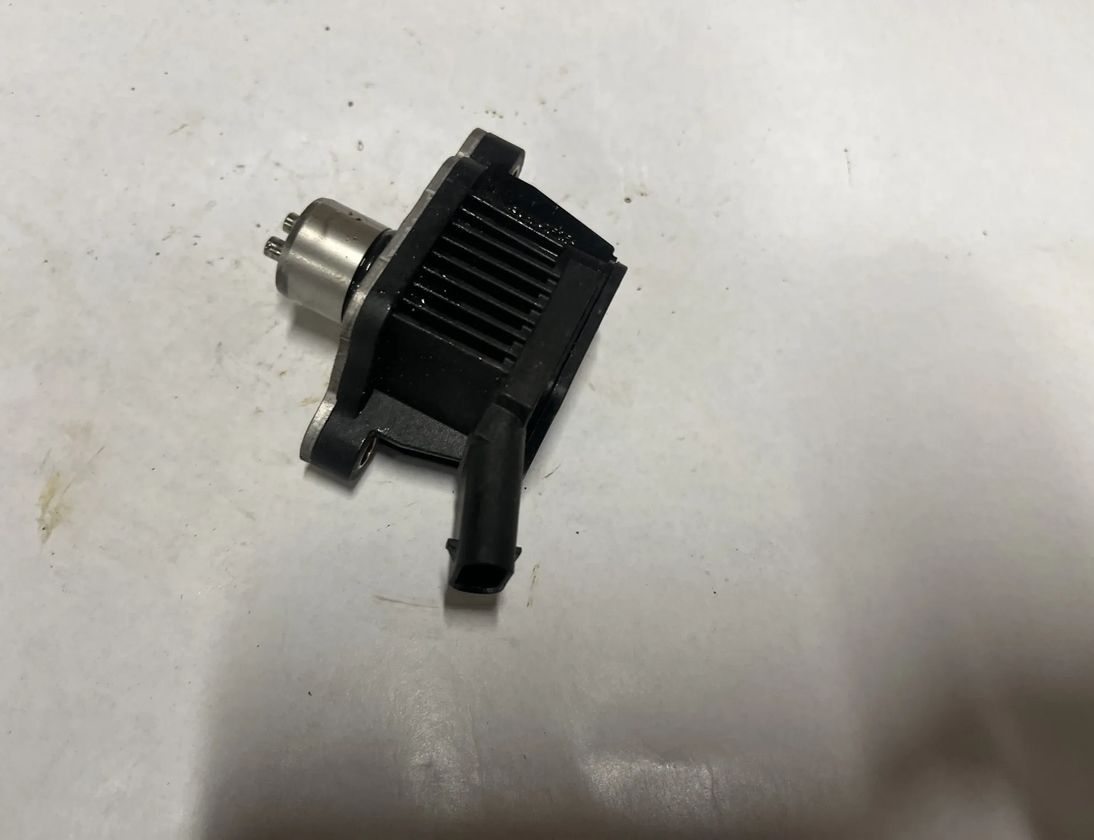 SEAT Leon 3 generation (2012-2020) Электромагнитный клапан 04E906048A 24398223