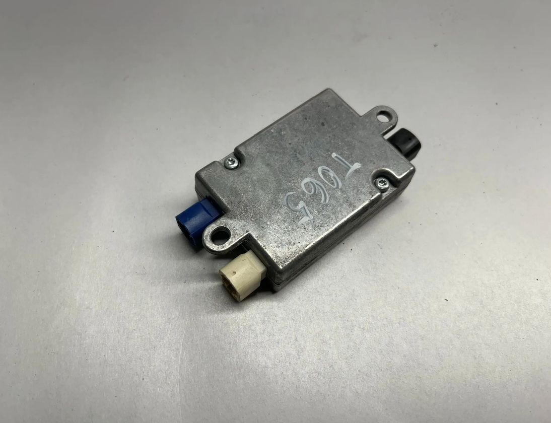 BMW 5 Series Gran Turismo F07 (2010-2017) Bootlid Antenna Amplifier 9123739,912373902 24834683