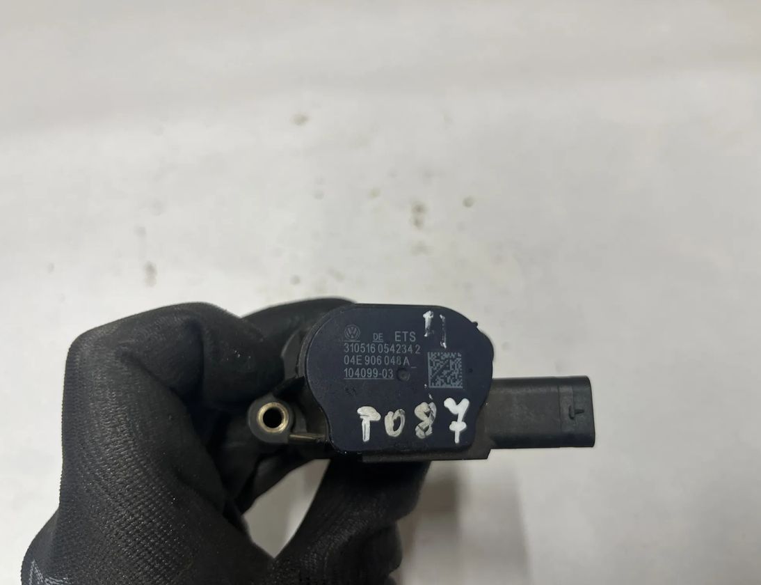 AUDI A3 8V (2012-2020) Электромагнитный клапан 04E906048A 25311804