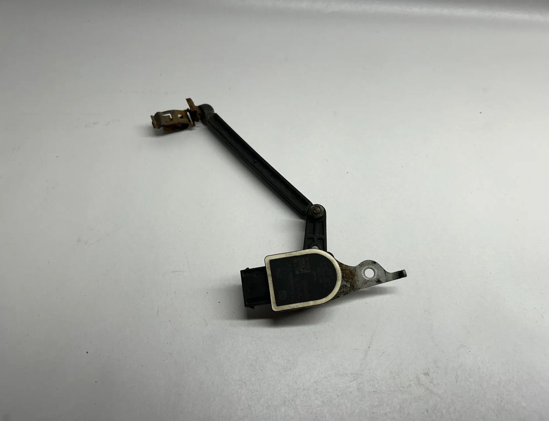 BMW 2 Series F22/F23 (2013-2020) Датчик высоты подвески 6860843,37146860843,686084301 25682257