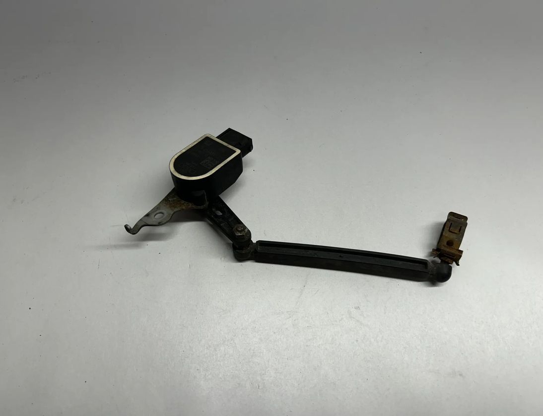 BMW 2 Series F22/F23 (2013-2020) Датчик высоты подвески 6860843,37146860843,686084301 25682257
