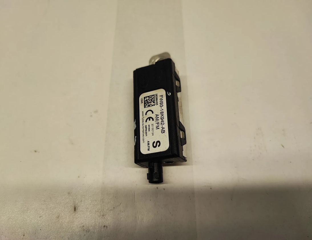 LAND ROVER Discovery Sport 1 generation (2014-2024) Bootlid Antenna Amplifier FW93-18K942-AB 28247976