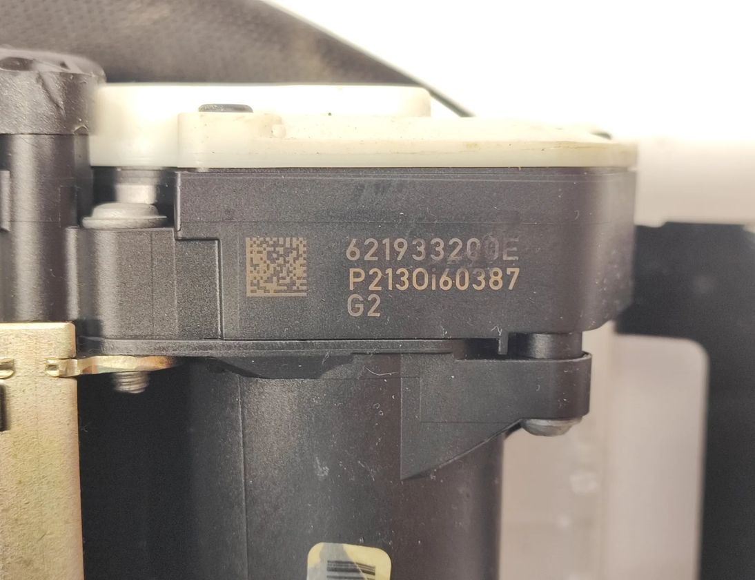 MERCEDES-BENZ CLS-Class C218/X218 (2011-2017) Priekšējā kreisā drošības josta 621933200E,620048000 29023996