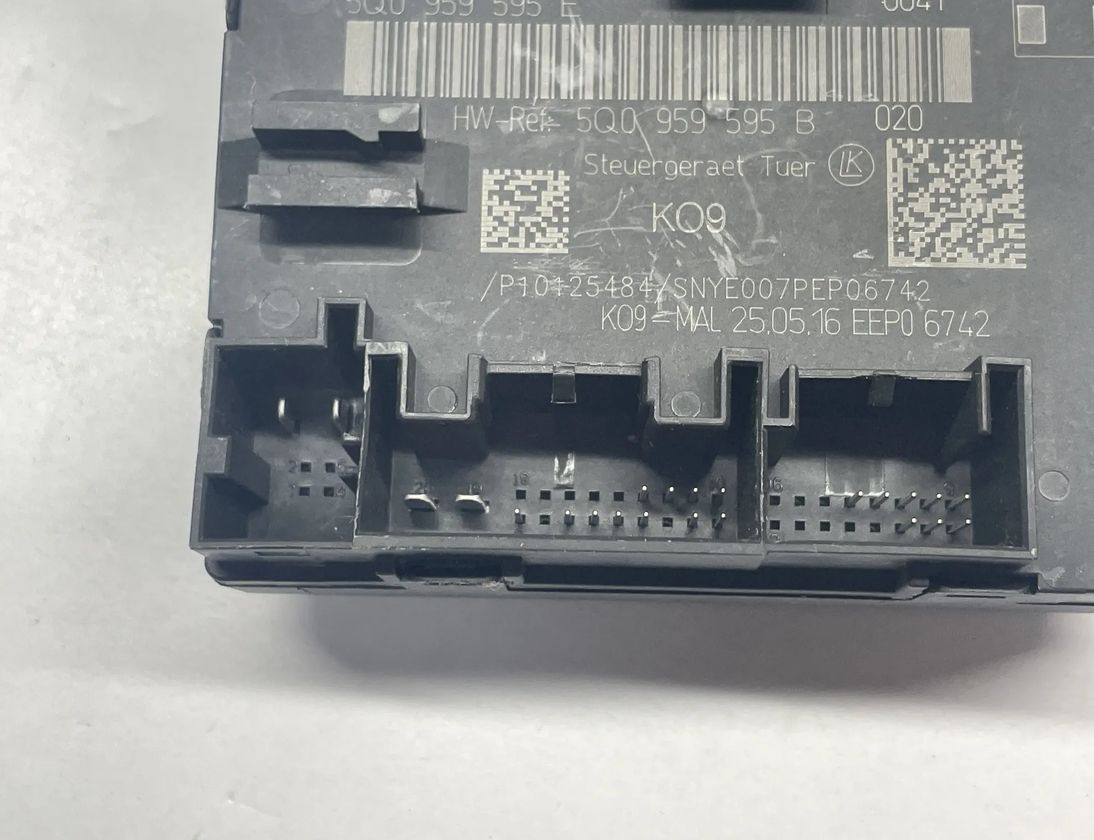 AUDI A3 8V (2012-2020) Блок управления дверей задние правые 5Q0959595B,5Q0959595 29793573