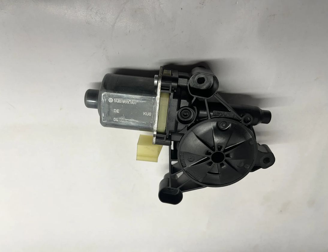 AUDI A3 8V (2012-2020) Aizmugurējo kreiso durvju loga pacēlāja motorīts 5Q0959801,5Q0.959.801 29798097