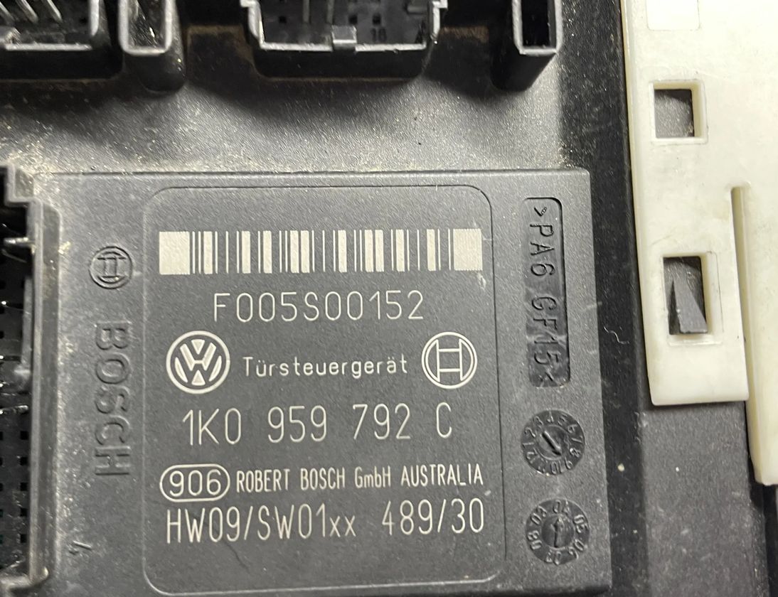 VOLKSWAGEN Golf 5 generation (2003-2009) Front Right Door Window Control Motor 1K4837402E,1K0959792C 29861884
