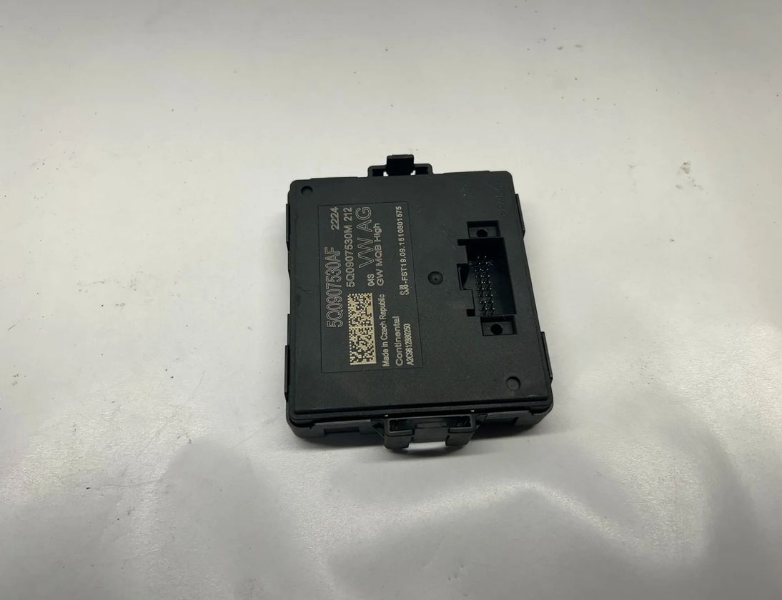 VOLKSWAGEN Golf R 7 generation (2013-2019) Vārtejas vadības bloks 5Q0907530AF 30439614