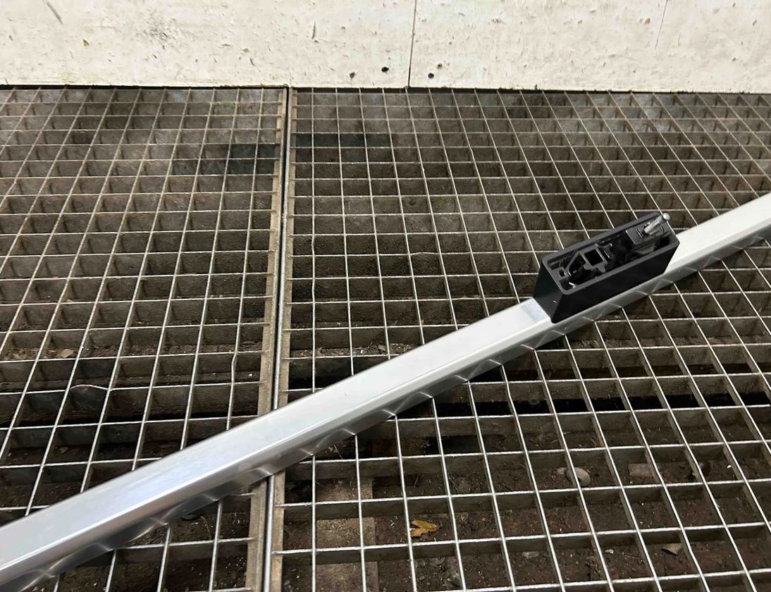 MERCEDES-BENZ GL-Class X166 (2012-2015) Kreisās puses jumta sliede A1668900993 32395190