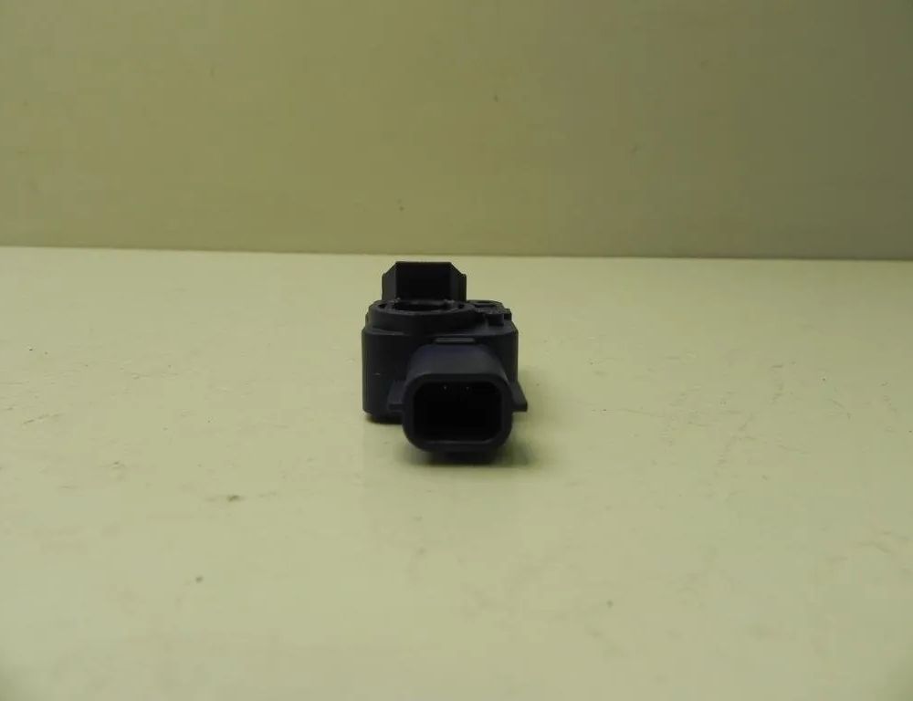 DACIA Sandero 2 generation (2013-2020) ДАТЧИК УДАРА НАДУВНЫХ ПОДУШЕК 988304337R 23179714