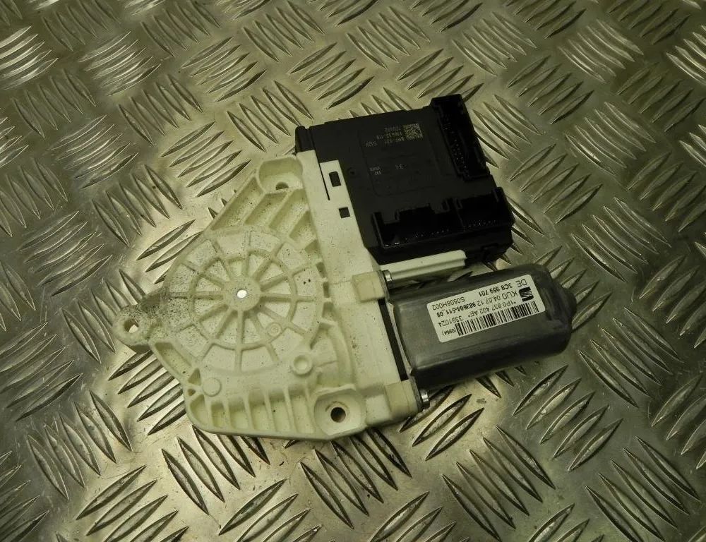 SEAT Leon 3 generation (2012-2020) Front Right Door Window Control Motor 1P0837402AE,3C8959701,3C0959793C 23184707