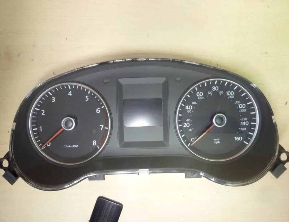 VOLKSWAGEN Jetta 6 generation (2010-2018) Speedometer 5C6920951B 23381024