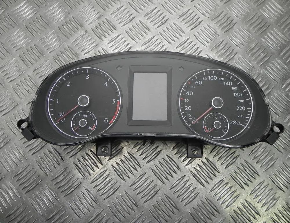 VOLKSWAGEN Jetta 6 generation (2010-2018) Speedometer 5C6920860A 23381523