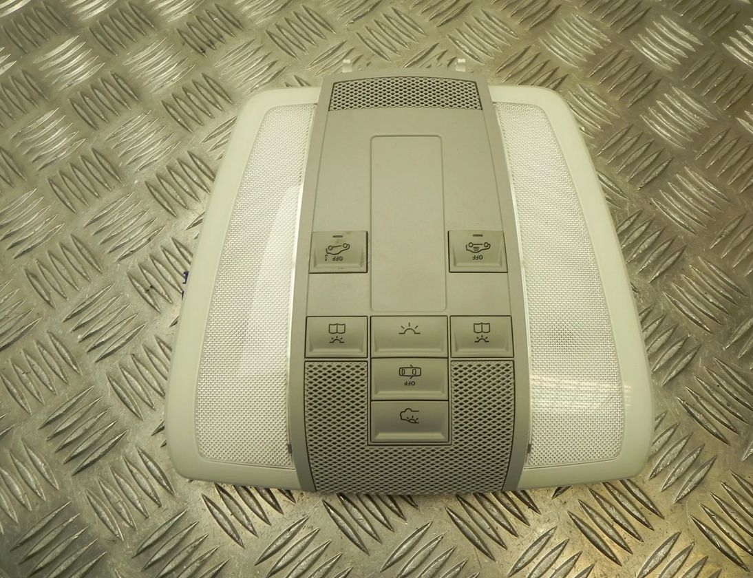 MERCEDES-BENZ C-Class W204/S204/C204 (2004-2015) Salona apgaismojums A2049063002 23428810