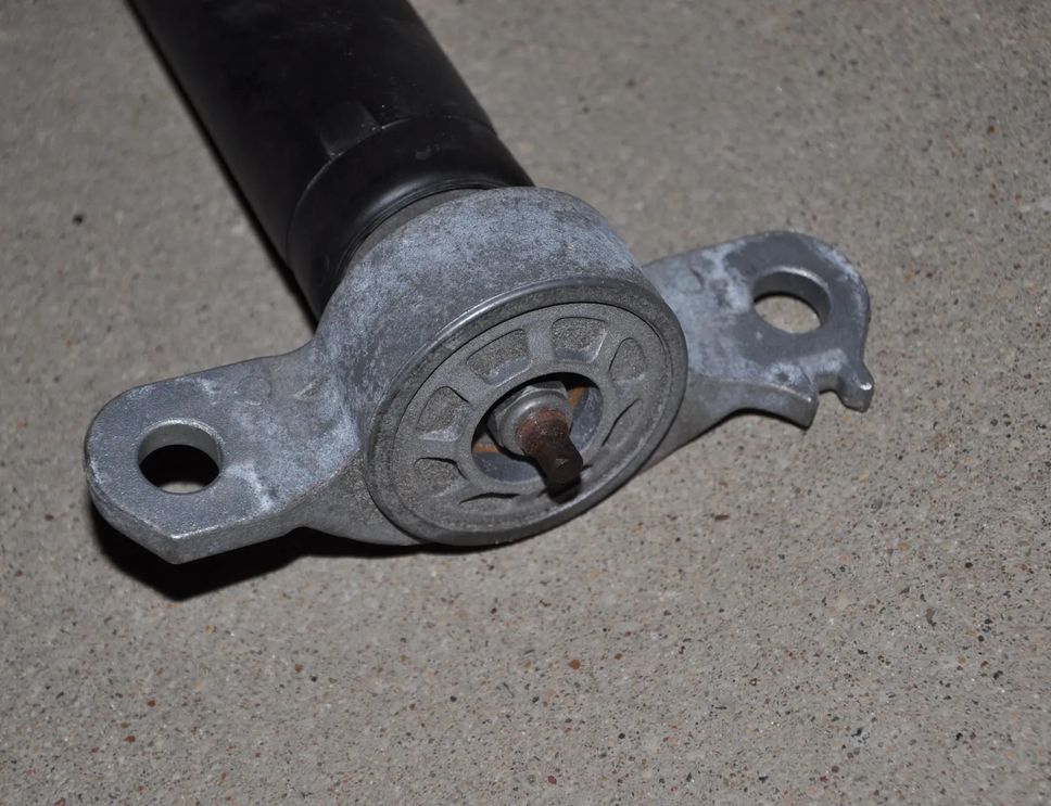 CHRYSLER Pacifica 2 generation (RU) (2016-2023) Aizmugurējais labais amortizators 68484078AA 25954017