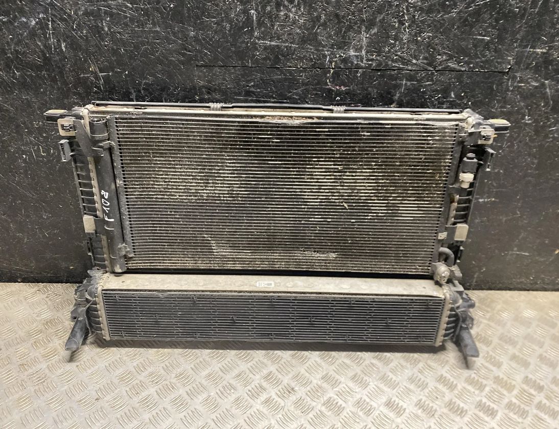 AUDI A4 B9/8W (2015-2024) Охлаждающий радиатор 8W0121251AK,8W0145804A,8W0816411H 28073913