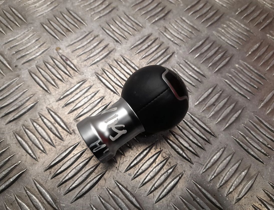 AUDI A1 8X (2010-2020) Головка рычага КПП 119 28305353