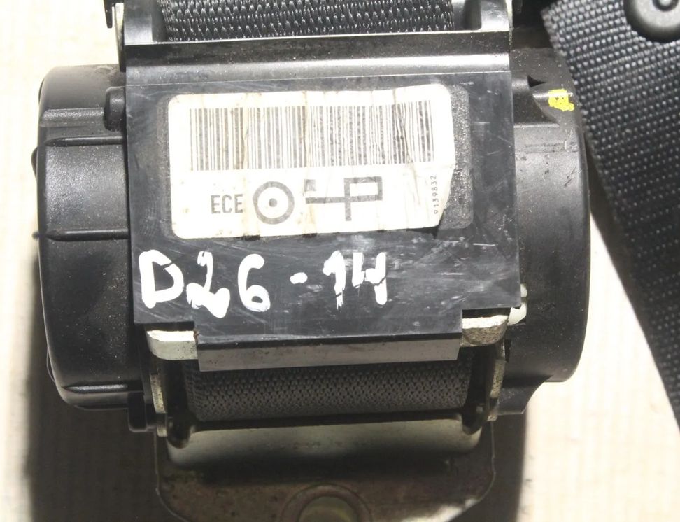 BMW 1 Series E81/E82/E87/E88 (2004-2013) Seatbelts 607051100D 28313237