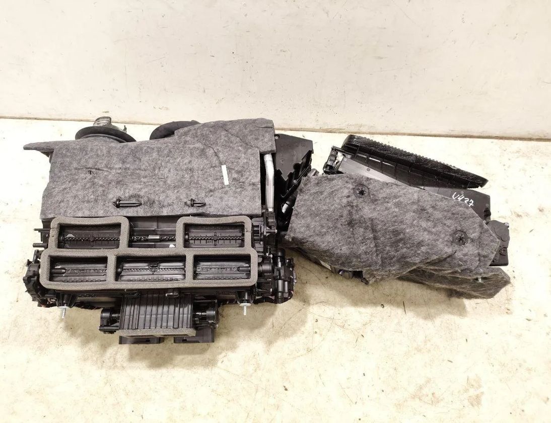 PORSCHE Taycan 1 generation (2019-2023) ПЛАСТИКОВЫЙ КОРПУС 972907521C,9J1907040K 28498531