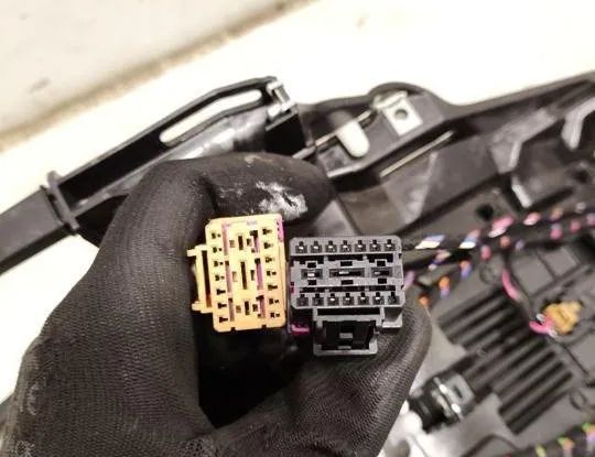 PORSCHE Taycan 1 generation (2019-2023) Подлокотник 9J1858987,9J1858988,9J1863239K 28971058