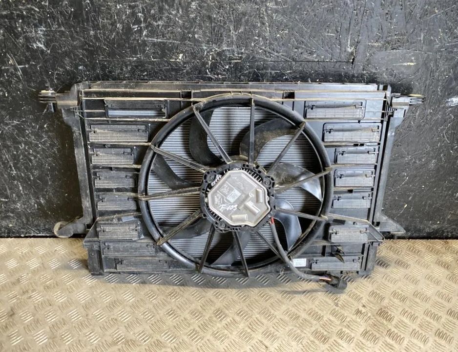 AUDI Q8 4M (2018-2024) Система охлаждения 8W0121003B,4M0816411R 29041280