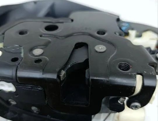 AUDI A8 D4/4H (2010-2018) Aizmugurējā labā durvju slēdzene 4H0837886,4F0837060 31492968