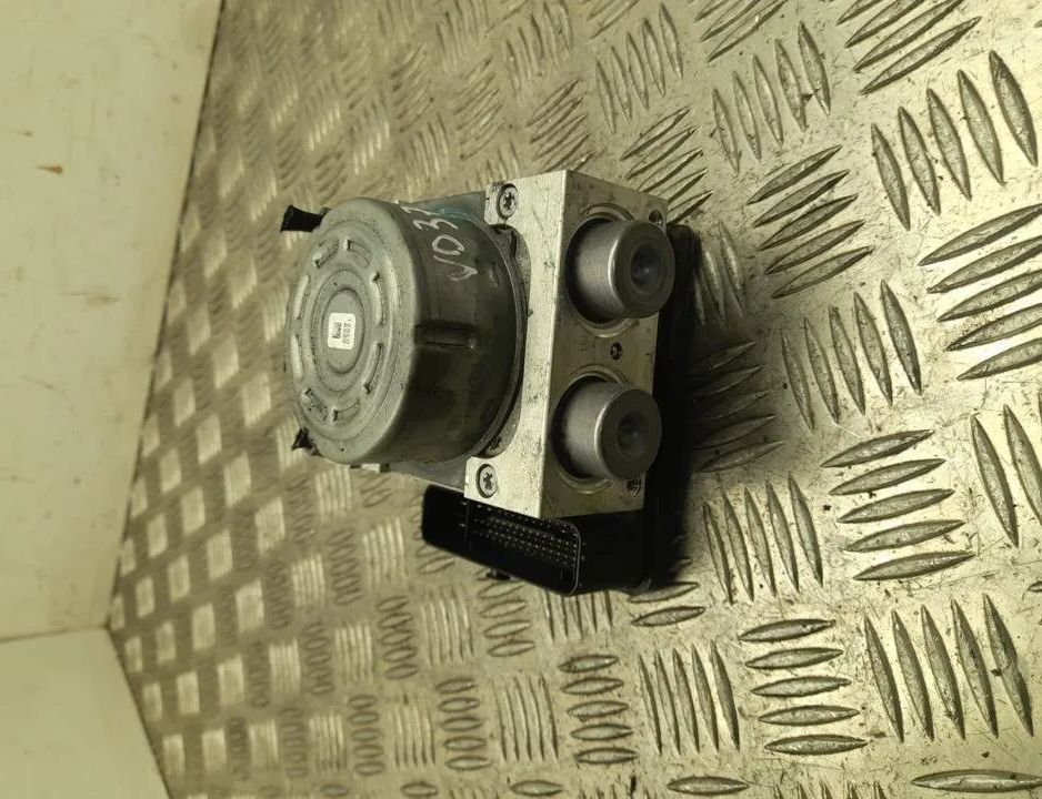 VOLKSWAGEN Passat B8 (2014-2023) ABS vadības bloks 5Q0614517HB 31566427