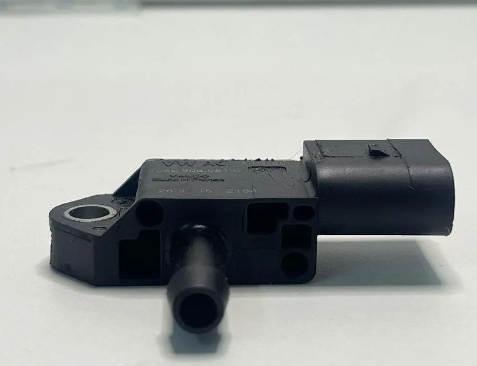 VOLKSWAGEN Passat B8 (2014-2023) Izplūdes gāzu temperatūras sensors 04L906051C 31887345
