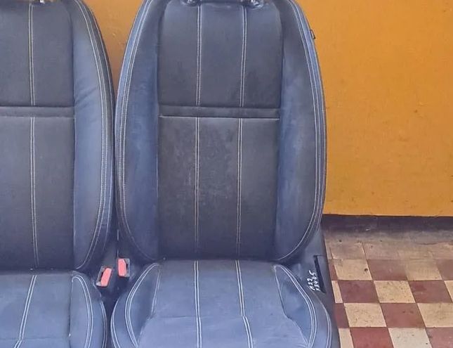 LAND ROVER Range Rover Velar 1 generation (2017-2024) Sēdekļu komplekts 33042708