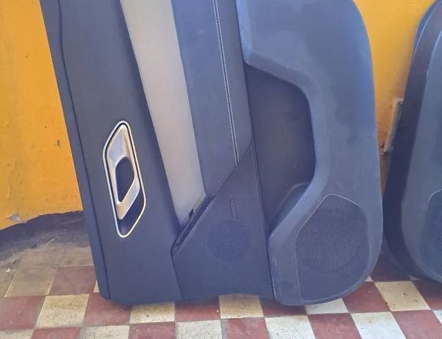 LAND ROVER Range Rover Velar 1 generation (2017-2024) Sēdekļu komplekts 33042708