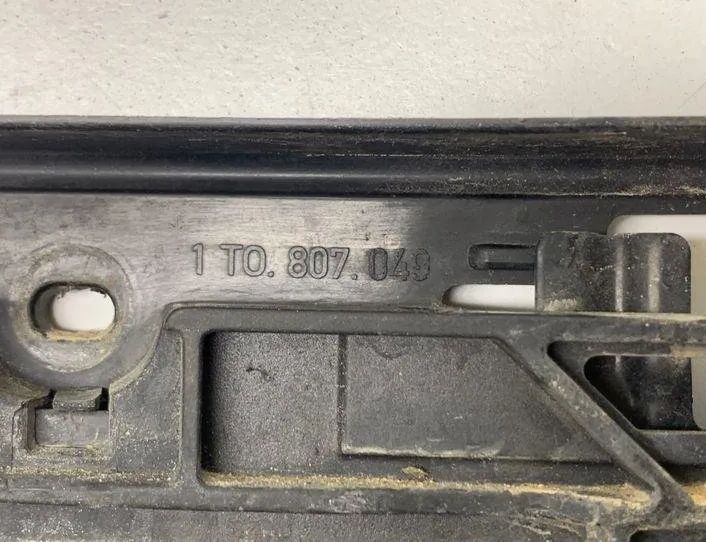 VOLKSWAGEN Touran 1 generation (2003-2015) Priekšējā kreisā bufera stiprinājums 1T0807049 23928909