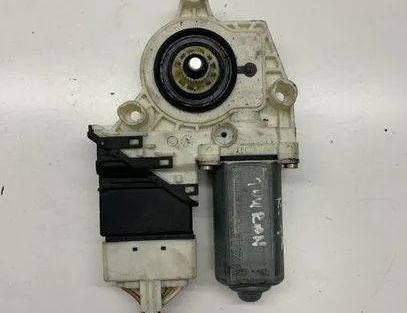 VOLKSWAGEN Touran 1 generation (2003-2015) Aizmugurējo kreiso durvju loga pacēlāja motorīts 1K0959703B 23929260