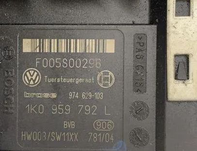 VOLKSWAGEN Touran 1 generation (2003-2015) Priekšējo labo durvju logu pacelšanas motorīts 1K0959702P,1K0959792L 23929263
