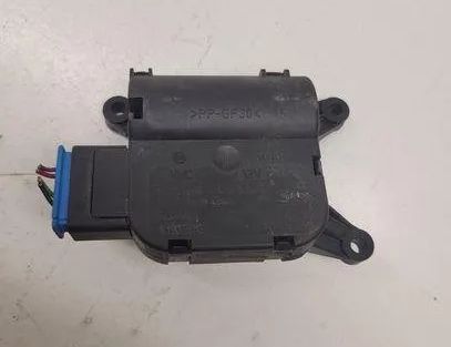 VOLKSWAGEN Golf 5 generation (2003-2009) Клапаны управления внутренним подогревом 1K1907511G,0132801338 23930789