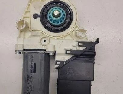 VOLKSWAGEN Golf 5 generation (2003-2009) Aizmugurējo kreiso durvju loga pacēlāja motorīts 1K0959704P 23930942