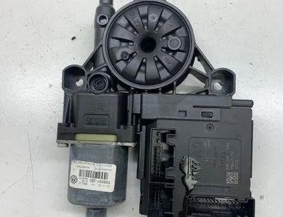 VOLKSWAGEN Passat B7 (2010-2015) Priekšējo kreiso durvju logu pacēlāja motorīts 3AA837461,3AA959701A,936301110 23939748