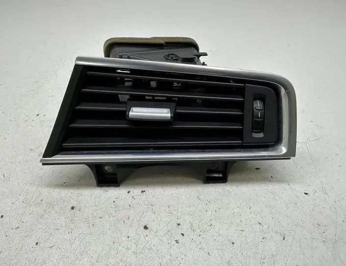 BMW 5 Series Gran Turismo F07 (2010-2017) Instrumentu paneļa gaisa kanāli 16828110 23951190