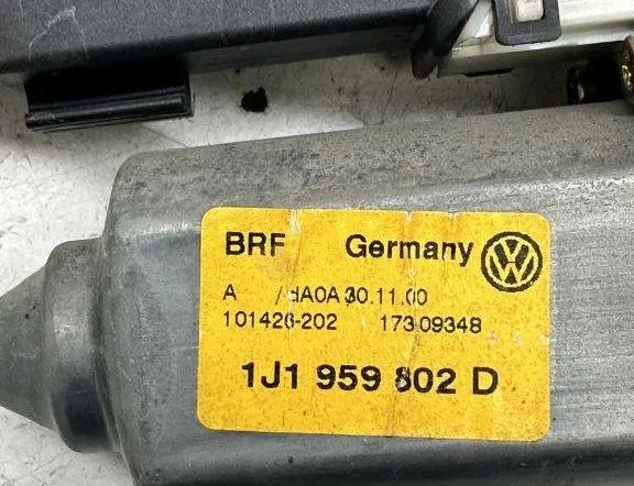 VOLKSWAGEN Variant VII TDI (2014-2024) Front Left Door Window Regulator Motor 1J1959802D 30585561