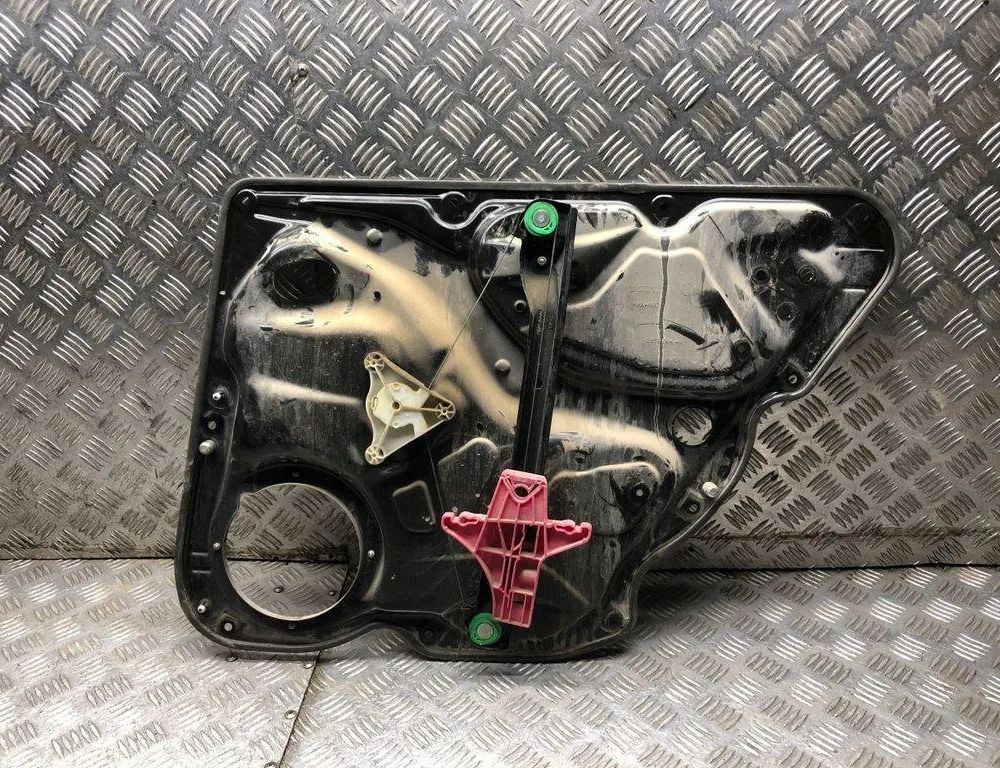 VOLKSWAGEN Passat B8 (2014-2023) Aizmugurējo kreiso durvju logu pacēlājs 3AA839755 30586365