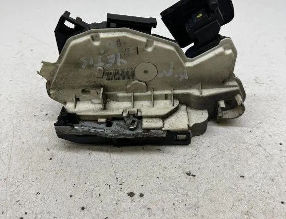 SKODA Yeti 1 generation (2009-2018) Замок передней левой двери 5K1837015B 30588381