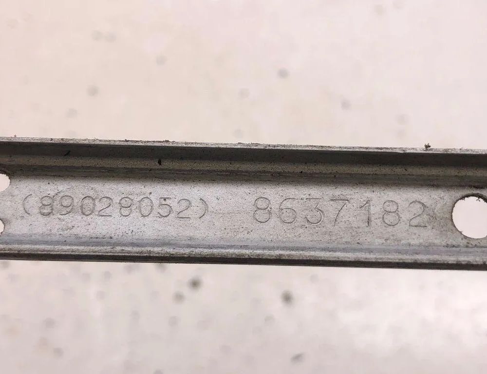 VOLVO XC90 1 generation (2002-2014) Labās puses luktura kronšteina stiprinājums 8637182 30590795